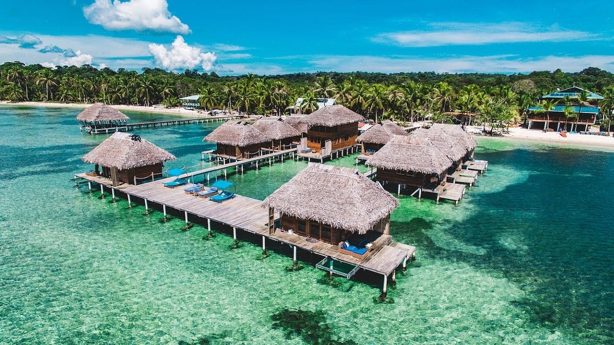 over-the-water-bungalows Panama<br />